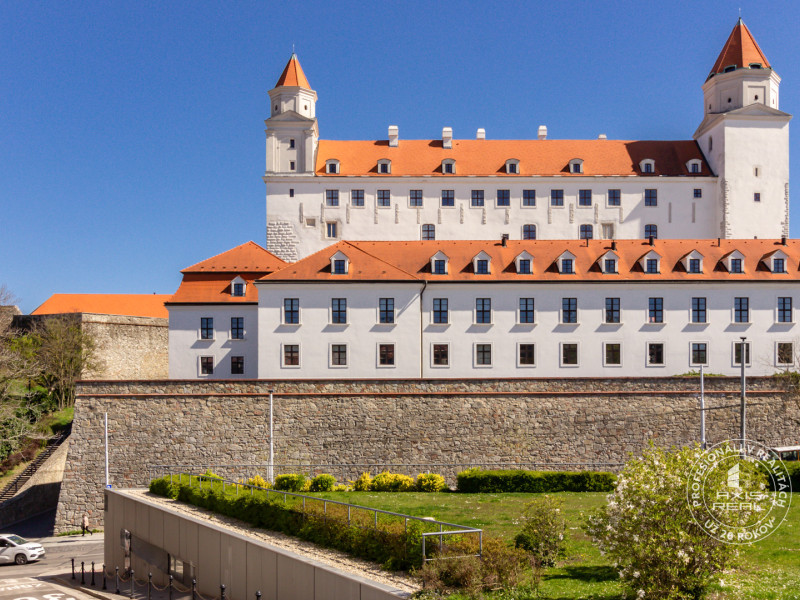  1-izbový byt pri BRATISLAVSKOM HRADE