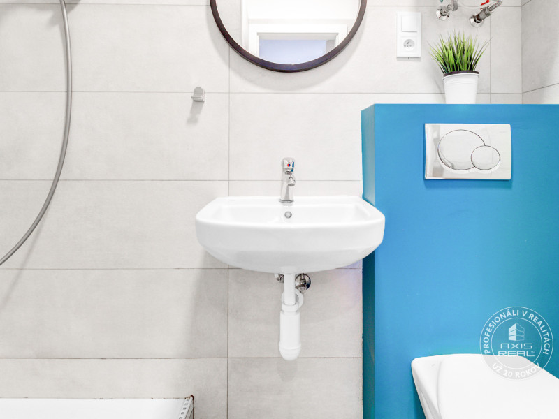  1-izbový byt pri BRATISLAVSKOM HRADE