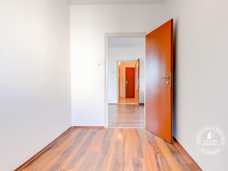   NEZARIADENÝ 2,5-izb.byt, 11m2 LODŽIA, BA IV., Červeňákova