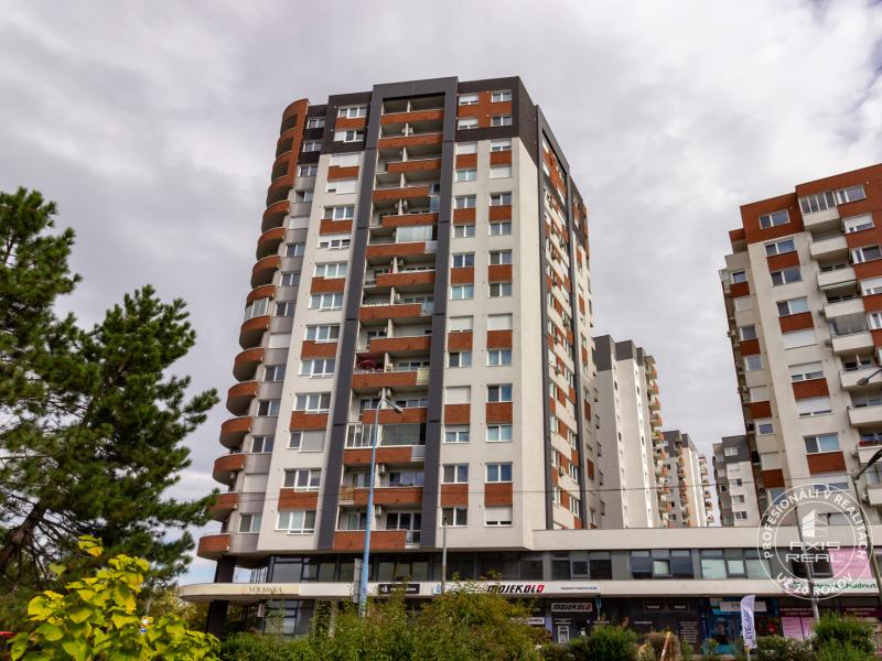  Pekný 2i byt, KLÍMA, LODŽIA, GARÁŽ, Ružinov, Kaštieľska