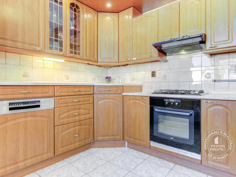  Pekný 2-izbový byt s DVOMI BALKÓNMI a KLIMATIZÁCIOU