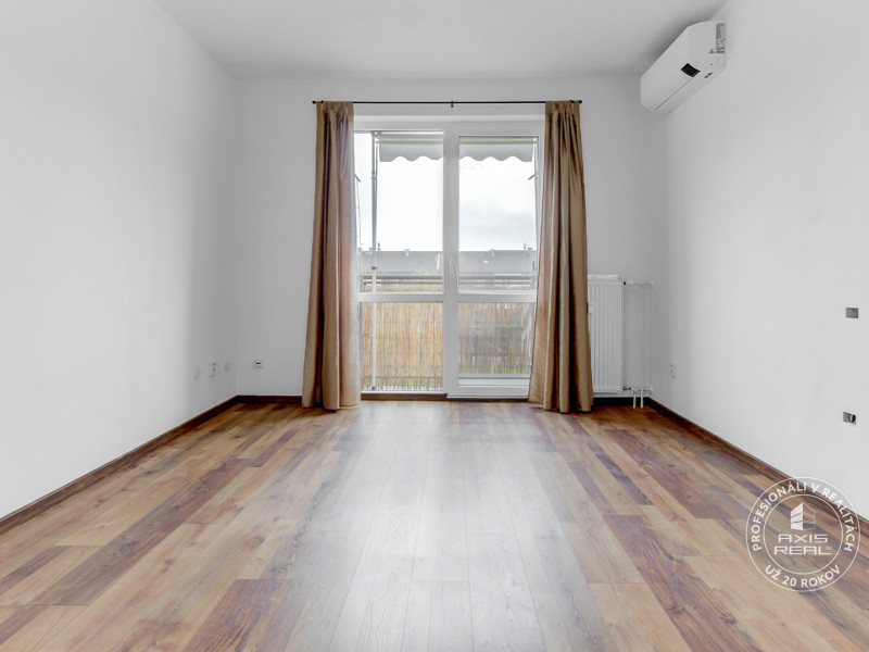  Pekný 2-izbový byt s DVOMI BALKÓNMI a KLIMATIZÁCIOU