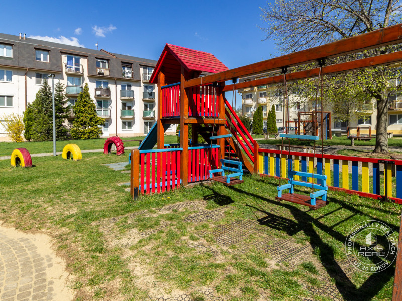  Pekný 2-izbový byt s DVOMI BALKÓNMI a KLIMATIZÁCIOU