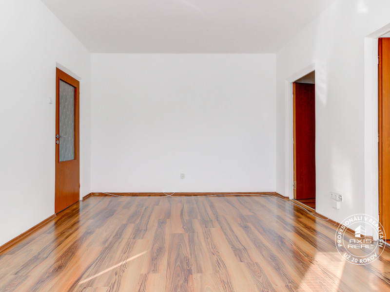   NEZARIADENÝ 2,5-izb.byt, 11m2 LODŽIA, BA IV., Červeňákova