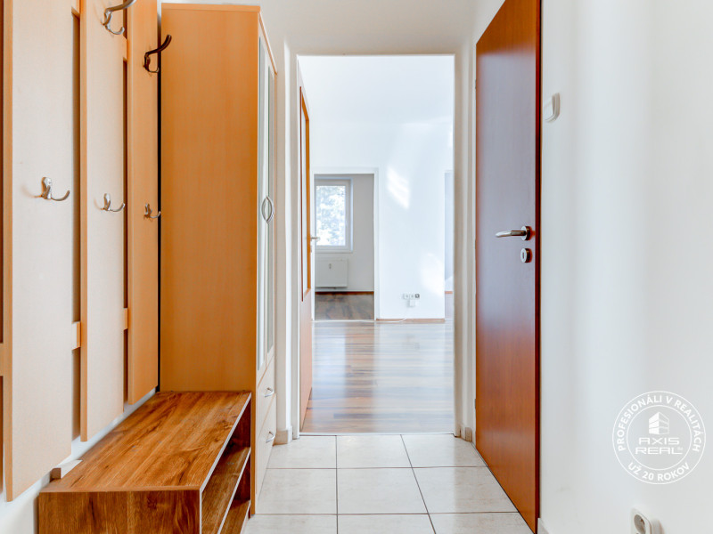   NEZARIADENÝ 2,5-izb.byt, 11m2 LODŽIA, BA IV., Červeňákova