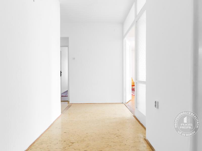  3-izbový byt na Hradnom kopci, v pôvodnom stave