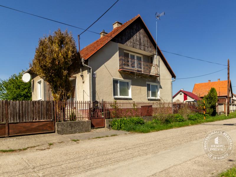  5-izbový TEHLOVÝ dom s GARÁŽOU v pôvodnom stave, Jelka