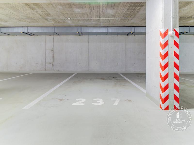  Nový1-izbový byt s BALKÓNOM a PARKOVANÍM v METROPOLISE