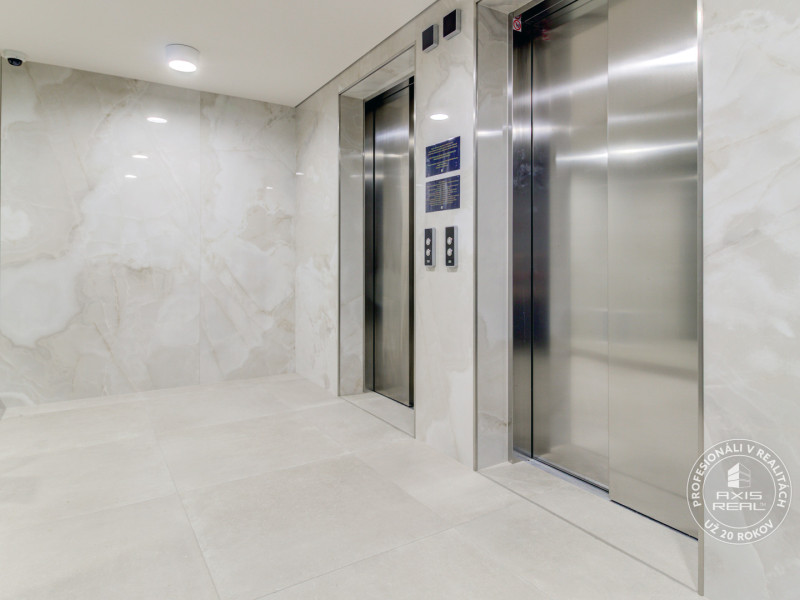  Nový1-izbový byt s BALKÓNOM a PARKOVANÍM v METROPOLISE