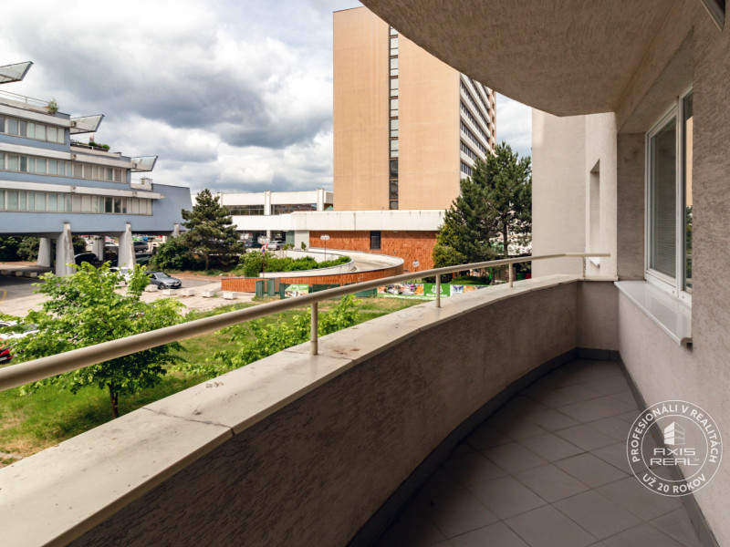  Veľký 2-izb. byt, PARKING, BA II Ružinov, Pažítková ul.