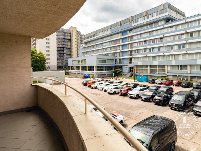  Veľký 2-izb. byt, PARKING, BA II Ružinov, Pažítková ul.