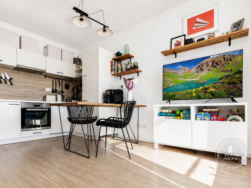  Miletičova 60 | 2 lodžie, šatník, klíma, výhľad na hrad