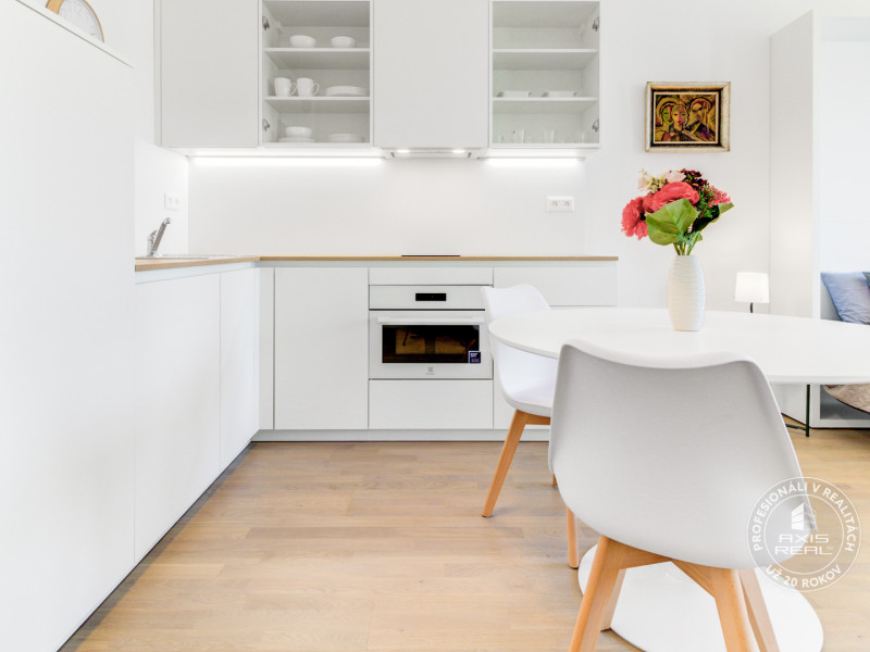  New 1-room apartment with a BALCONY and PARKING