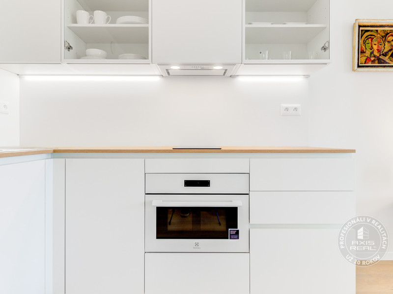  New 1-room apartment with a BALCONY and PARKING