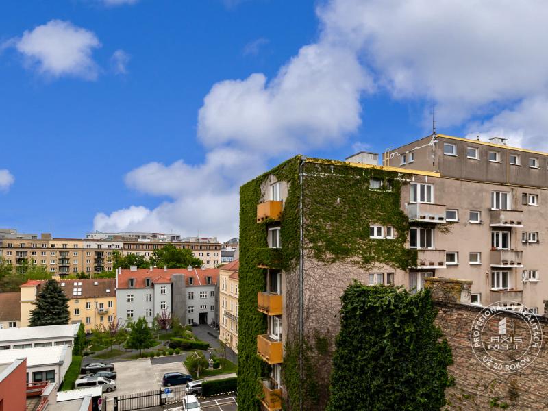  2 izb.byt, TEHLA, PARKING, BA I. St. Mesto, Grösslingova