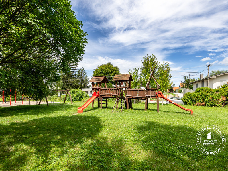  Stavebný pozemok (1.330 m2) Topoľový rad, Bernolákovo