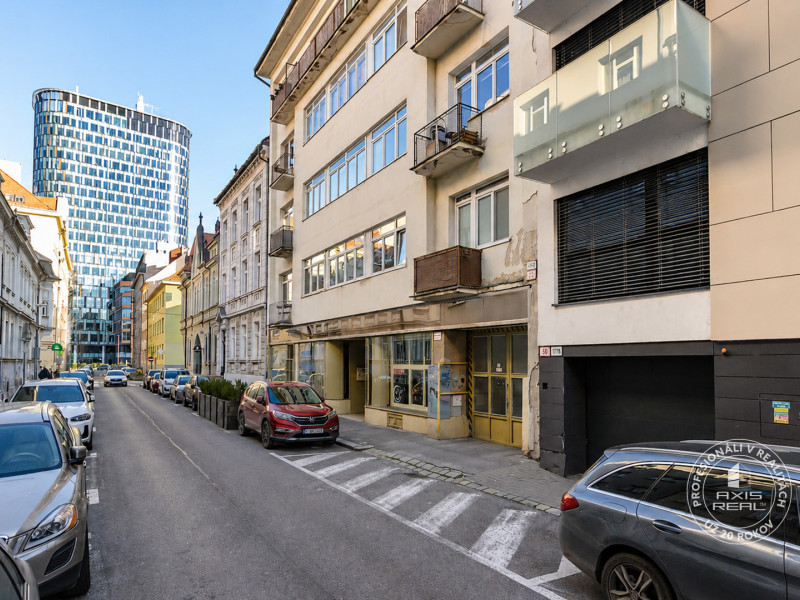  NICE 4-room apartment divided into TWO SEPARATE APARTMENTS