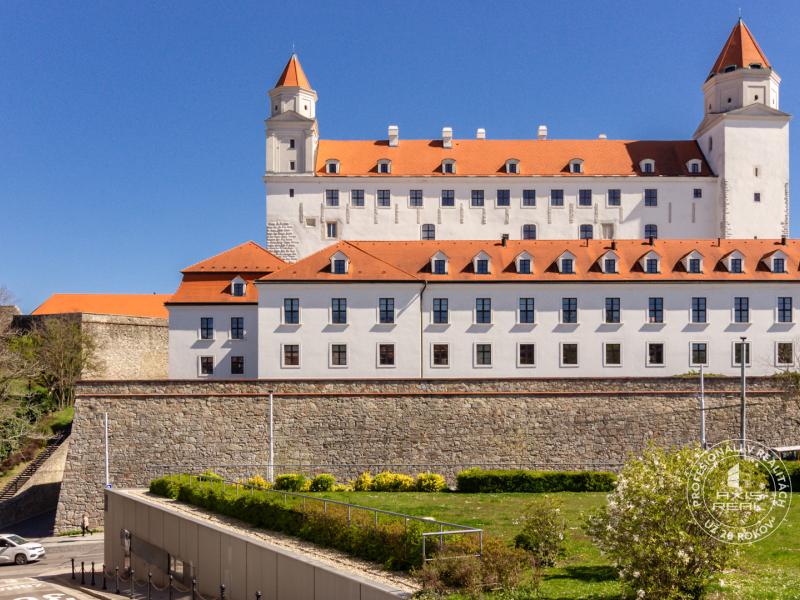  1-izbový byt pri BRATISLAVSKOM HRADE