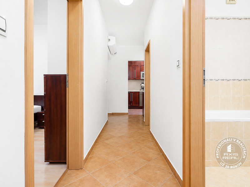  3-izbový byt, GARÁŽ, Š. Majera, BA IV Záhorská Bystrica