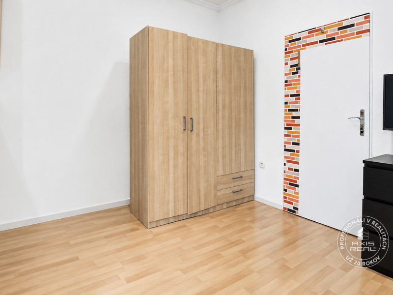 STUDIO WITH OWN ENTRANCE and COMMON BACKYARD, OLD TOWN, LAZARETSKÁ Str
