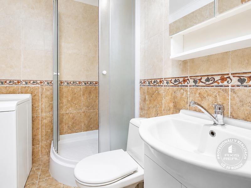  1-IZBOVÝ BYT 38 m², BA V - PETZRŽALKA, VÍGĽAŠSKÁ ULICA