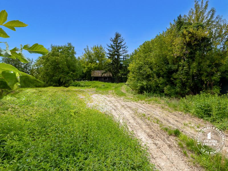  Stavebný pozemok (1.330 m2) Topoľový rad, Bernolákovo