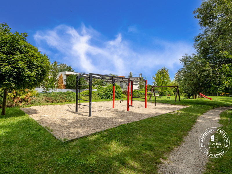  Stavebný pozemok (1.330 m2) Topoľový rad, Bernolákovo
