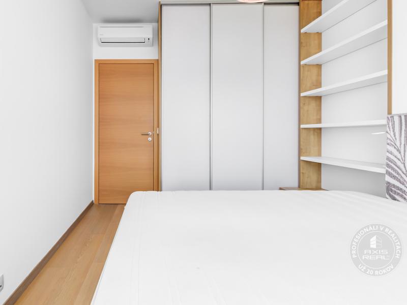 Rent 1-Bedroom apartment, AC, BALCONY, PARKING, Panorama City