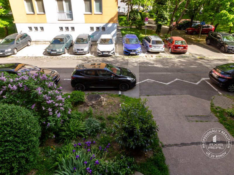  Moderný 2,5i byt s lodžiou a balkónom pri Račianskom mýte