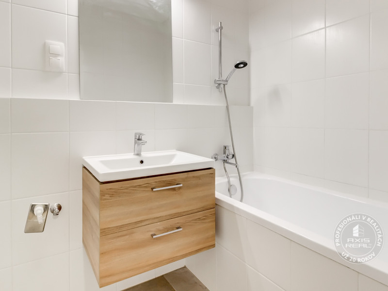  Moderný 2,5i byt s lodžiou a balkónom pri Račianskom mýte