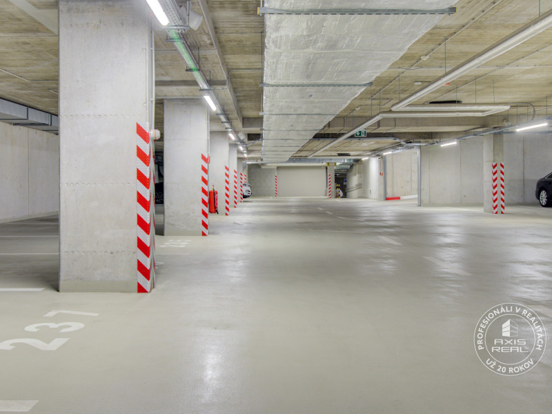  GARÁŽOVÉ STÁTIE v METROPOLISE, BA I., Bottova ulica