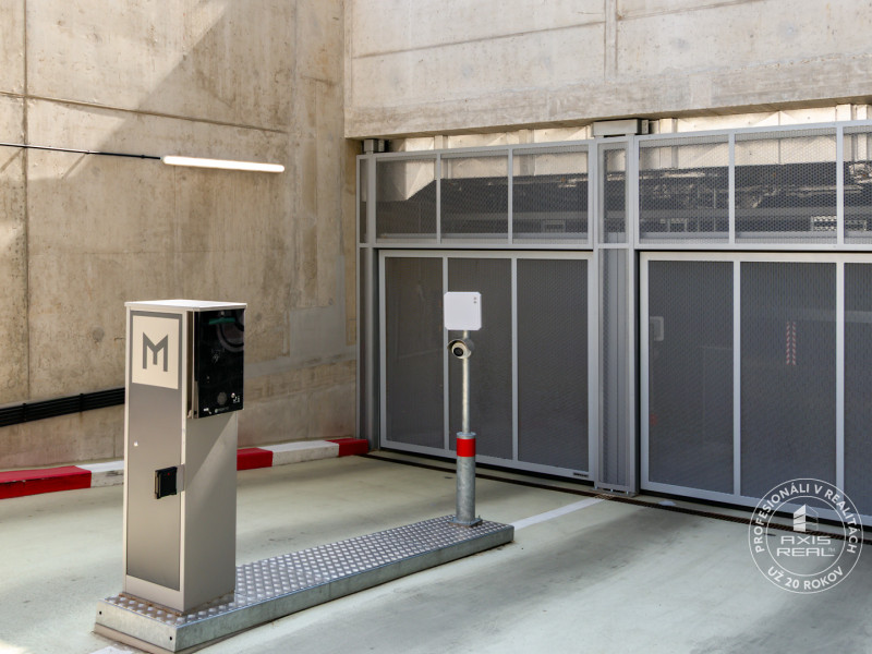  GARÁŽOVÉ STÁTIE v METROPOLISE, BA I., Bottova ulica