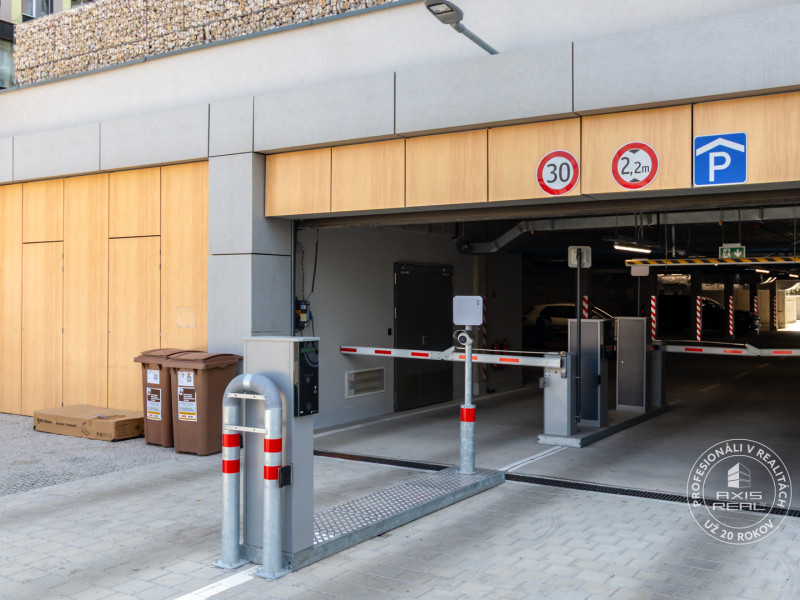  GARÁŽOVÉ STÁTIE v METROPOLISE, BA I., Bottova ulica