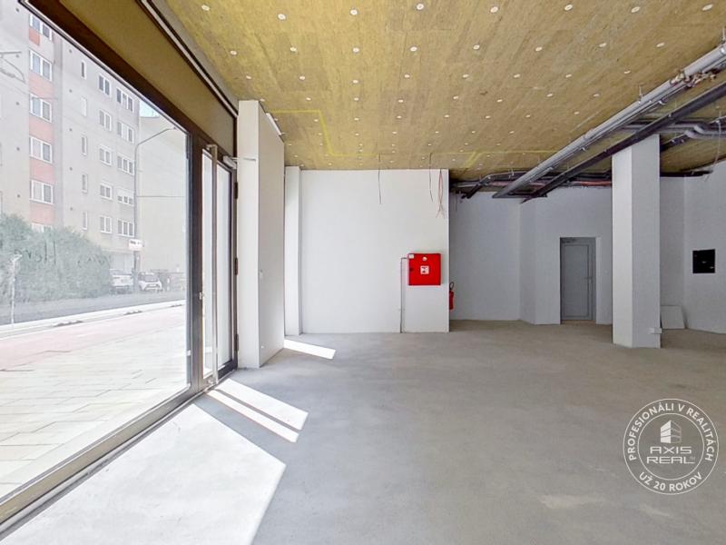   Dunajská obch. priestor 107 m2 z ulice, novostavba, garáž