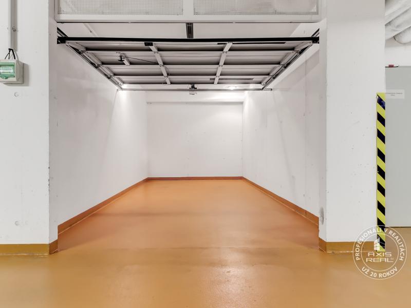  UZAMYKATEĽNÁ GARÁŽ 20m2 v NOVOSTAVBE Vodotika, Lužná ul.