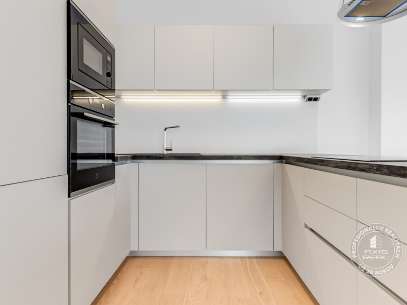   Nový 3-izbový byt s KLIMATIZÁCIOU, BALKÓNOM a PARKOVANÍM
