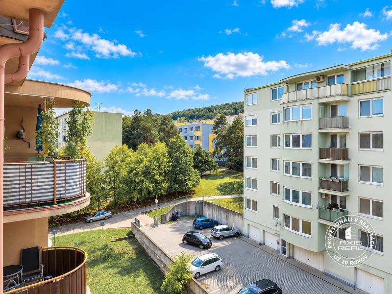  3-izbový byt + 2 x garáž, BA IV. Dúbravka, Cabanova ulica