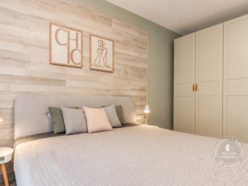  2-room apartment with a PARKING SPACE in the CHOPOK JUH 